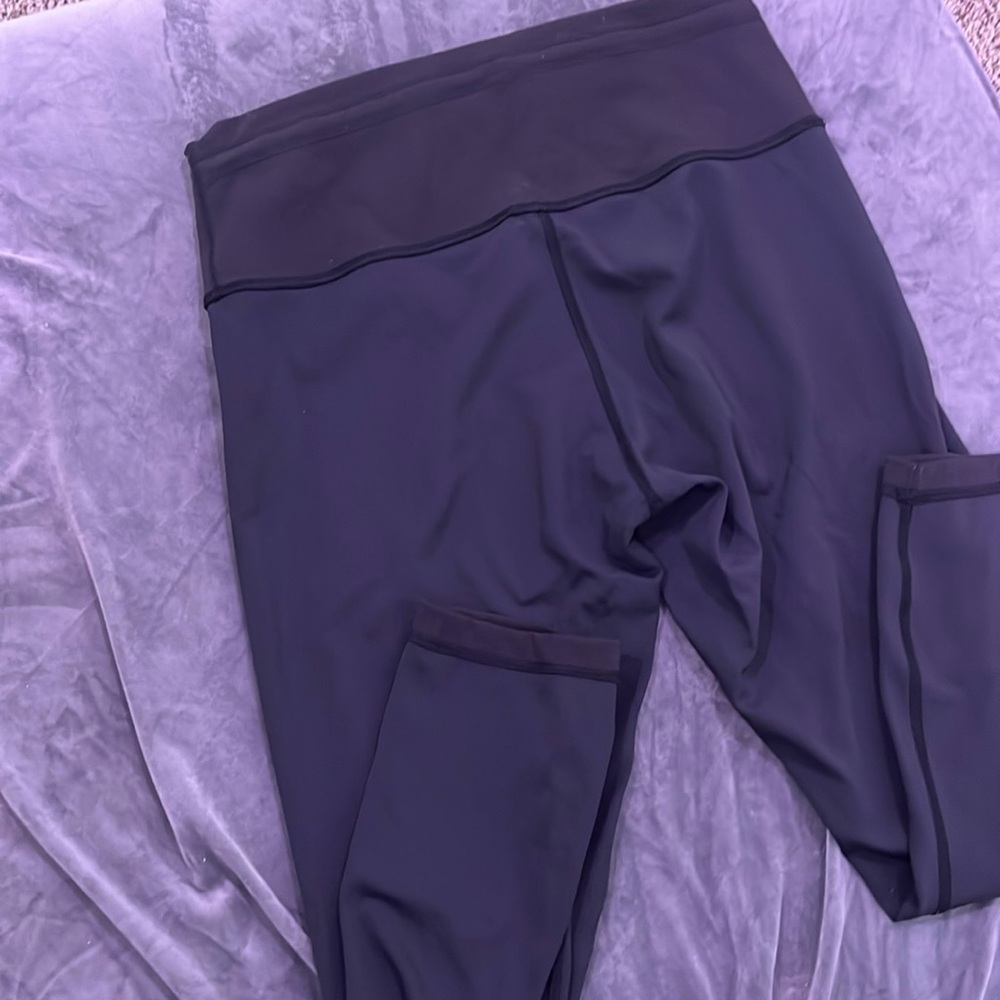 Lululemon wanderlust leggings size 12. Only worn once. They are too